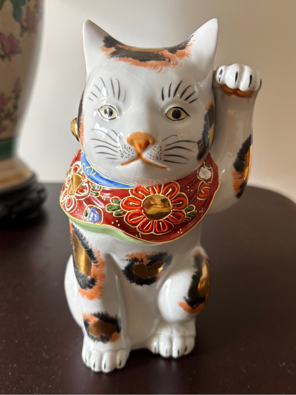 Vtg Japanese Kutani Maneki Neko 7.5” Raised Mori Floral Collar Lucky Calico Cat
